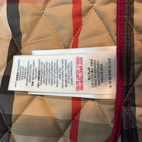 Girls size 10 Burberry quilted coat - Picture 13 of 13
